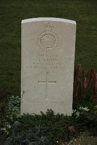 Philosophe British Cemetery Mazingarbe - Cross, Frank