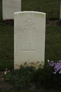 Philosophe British Cemetery Mazingarbe - Cummings, Ross