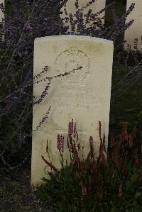 Philosophe British Cemetery Mazingarbe - Deans, Harold MacKenzie
