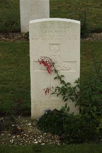 Philosophe British Cemetery Mazingarbe - Dennis, John