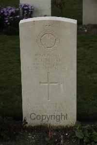 Philosophe British Cemetery Mazingarbe - Driver, Thomas James