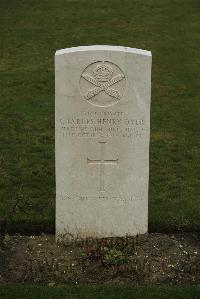 Philosophe British Cemetery Mazingarbe - Dyer, Charles Henry