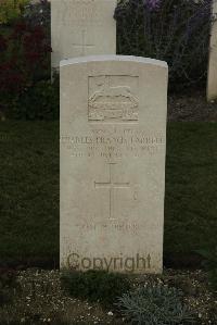 Philosophe British Cemetery Mazingarbe - Farrell, Charles Francis