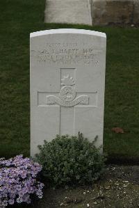Philosophe British Cemetery Mazingarbe - Harte, William Taylor