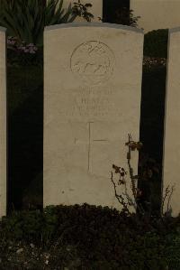 Philosophe British Cemetery Mazingarbe - Henley, J