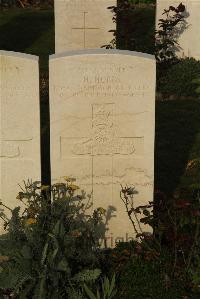 Philosophe British Cemetery Mazingarbe - Hobbs, Harold