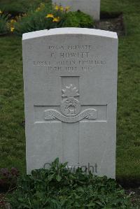 Philosophe British Cemetery Mazingarbe - Howitt, C
