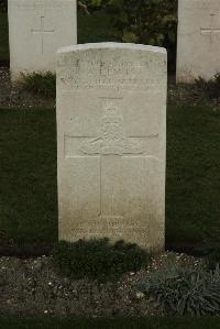 Philosophe British Cemetery Mazingarbe - Lewis, A