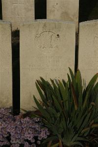 Philosophe British Cemetery Mazingarbe - Lewis, A G