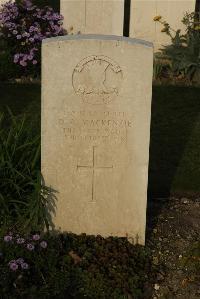 Philosophe British Cemetery Mazingarbe - MacKenzie, D A