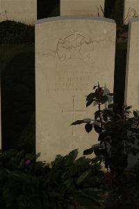 Philosophe British Cemetery Mazingarbe - McAvoy, R