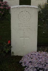 Philosophe British Cemetery Mazingarbe - McHugh, W