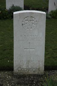 Philosophe British Cemetery Mazingarbe - McIlheron, D