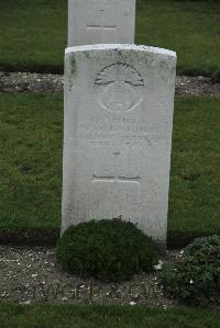 Philosophe British Cemetery Mazingarbe - McLaughlin, H