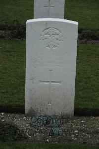 Philosophe British Cemetery Mazingarbe - McManus, P