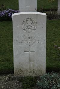 Philosophe British Cemetery Mazingarbe - Mills, W