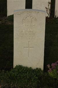 Philosophe British Cemetery Mazingarbe - Moir, J M