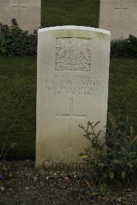 Philosophe British Cemetery Mazingarbe - Montgomery, R A