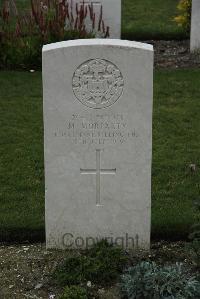 Philosophe British Cemetery Mazingarbe - Moriarty, M