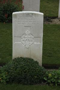 Philosophe British Cemetery Mazingarbe - Murray, R H