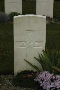 Philosophe British Cemetery Mazingarbe - Naisbitt, William Thompson