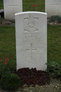 Philosophe British Cemetery Mazingarbe - Odgers, E