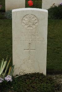 Philosophe British Cemetery Mazingarbe - Palmer, James W.