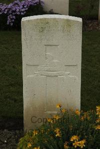 Philosophe British Cemetery Mazingarbe - Peet, George Henry