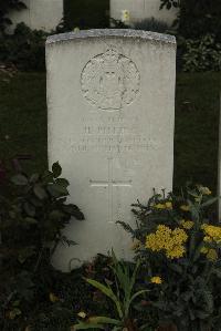 Philosophe British Cemetery Mazingarbe - Pilling, H