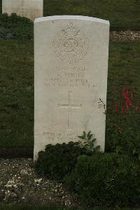 Philosophe British Cemetery Mazingarbe - Pinder, Harold