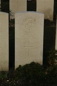 Philosophe British Cemetery Mazingarbe - Player, D