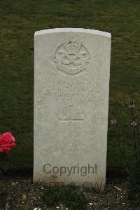 Philosophe British Cemetery Mazingarbe - Poxon, A