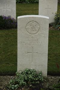 Philosophe British Cemetery Mazingarbe - Pryce, G