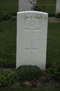 Philosophe British Cemetery Mazingarbe - Riggs, J J