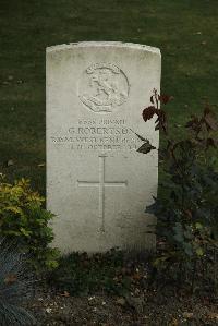 Philosophe British Cemetery Mazingarbe - Robertson, G