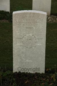 Philosophe British Cemetery Mazingarbe - Rogers, Frank