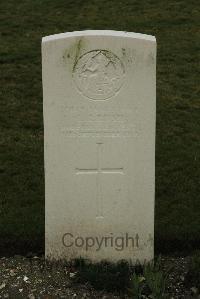 Philosophe British Cemetery Mazingarbe - Rush, C C