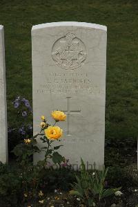 Philosophe British Cemetery Mazingarbe - Saunders, Leonard Charles