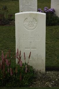 Philosophe British Cemetery Mazingarbe - Scott, Robert Minto