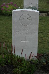 Philosophe British Cemetery Mazingarbe - Sheehan, D