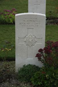 Philosophe British Cemetery Mazingarbe - Sheldom, W