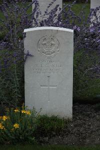 Philosophe British Cemetery Mazingarbe - Smith, H T G