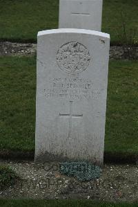 Philosophe British Cemetery Mazingarbe - Sproule, Robert James