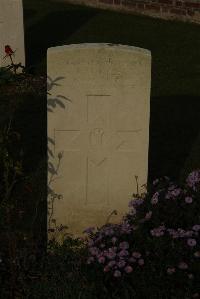 Philosophe British Cemetery Mazingarbe - Suttie, James