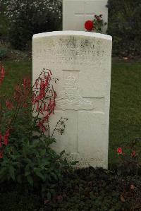 Philosophe British Cemetery Mazingarbe - Tempest, Harold