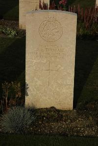 Philosophe British Cemetery Mazingarbe - Tinsdale, J E