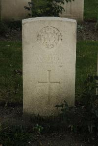 Philosophe British Cemetery Mazingarbe - Tipping, H