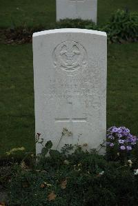 Philosophe British Cemetery Mazingarbe - Tustain, S