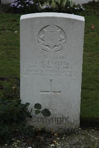 Philosophe British Cemetery Mazingarbe - Tyrrell, Frank Cecil