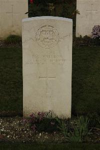 Philosophe British Cemetery Mazingarbe - Waldron, E G